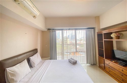 Photo 10 - Cozy Stay Studio At Ambassade Kuningan Apartment