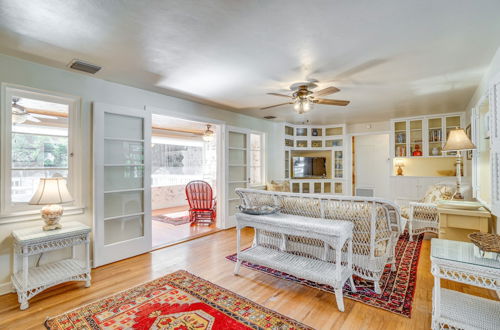 Photo 2 - Vintage Mount Dora Cottage w/ Screened Porch