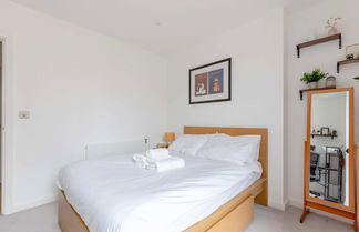 Photo 2 - Beautifully Decorated 1BD Flat - Heart of London