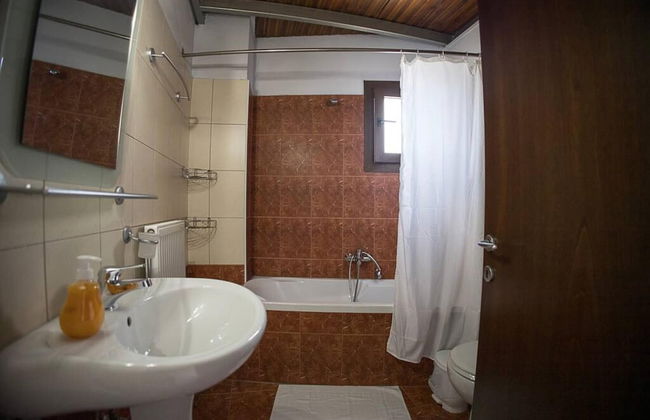 Foula House in Magnisia - Photo 17