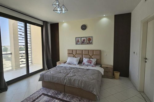 Photo 2 - Elegant 2-bed Villa And hall, G,1