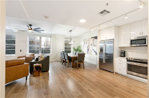 Photo 6 - Spacious 4-Bed Condo steps from French Quarter