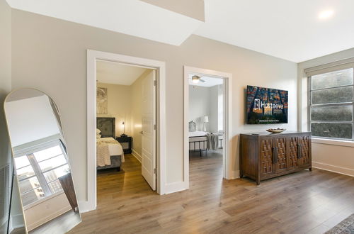 Foto 10 - Spacious 4-Bed Condo steps from French Quarter