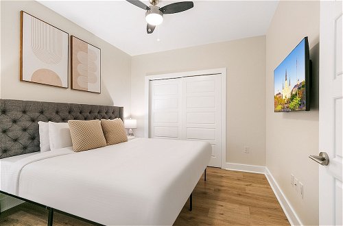 Foto 17 - Spacious 4-Bed Condo steps from French Quarter