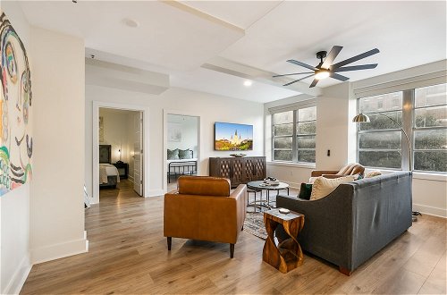 Foto 23 - Spacious 4-Bed Condo steps from French Quarter