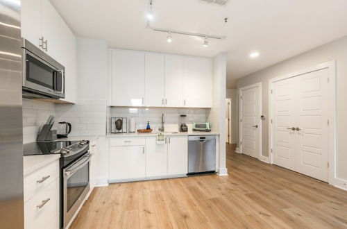 Photo 8 - Spacious 4-Bed Condo steps from French Quarter