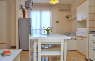 Foto 3 - beautiful Studio Apartment in a Seafront Building