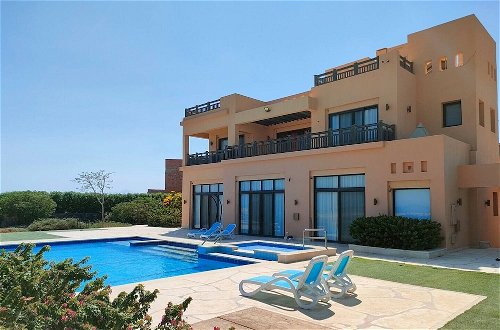 Photo 35 - luxury half villa sea view team