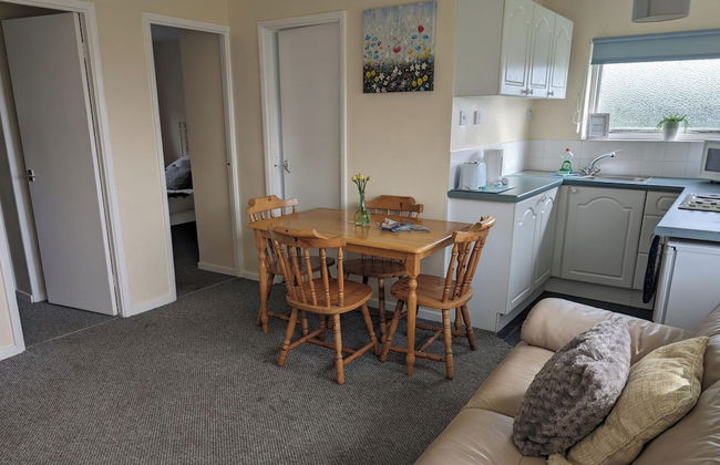 2 Bed Chalet - Sleeps 5 - Free Parking - Tv - Foto 11