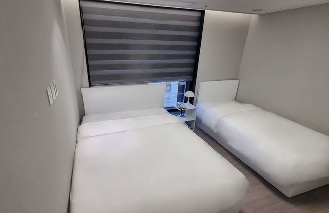 Hotel the Designers LYJ Suite Yeoksam - Photo 1
