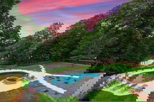 Foto 52 - Shoreway Cove by Avantstay Waterfront Pool Dock