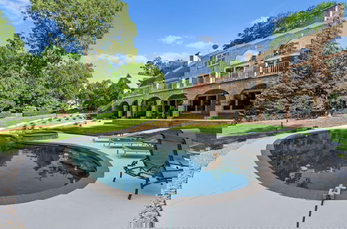 Foto 54 - Shoreway Cove by Avantstay Waterfront Pool Dock