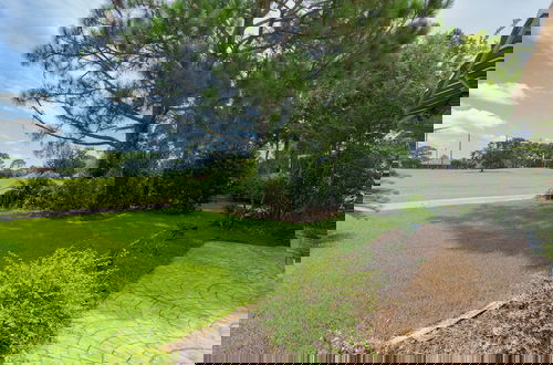 Foto 40 - 7min to Beach Private Patio on Golf Course Emerald Bay by Avantstay