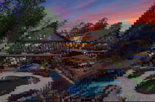 Foto 75 - Black Bear Lodge by Avantstay Lakefront Dock Pool Theater Sleeps 20