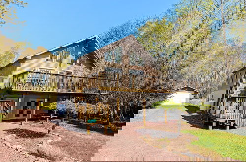 Foto 62 - Mews Mountain House by Avantstay Walk to Beach Hot Tub Game Room