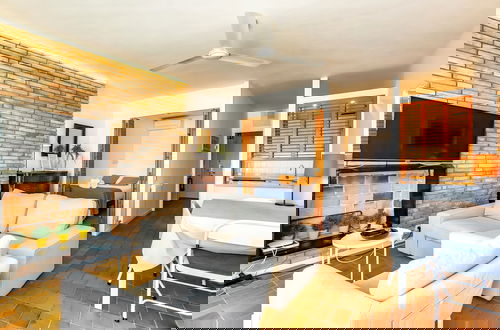 Photo 15 - Newly Renovated Beachfront Apartment Ideally Located in Penelope