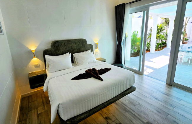 STARLAND Luxury Pool Villa Pattaya 8 Bedrooms - Photo 4