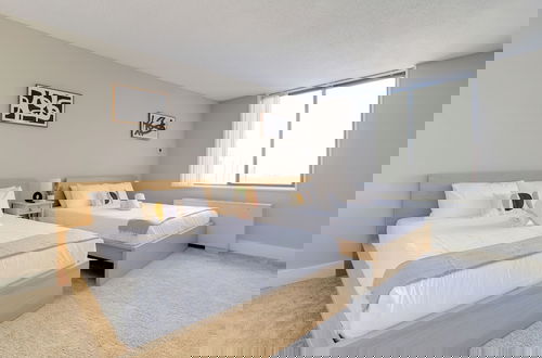Foto 4 - Crystal City Modern Apt w Gym