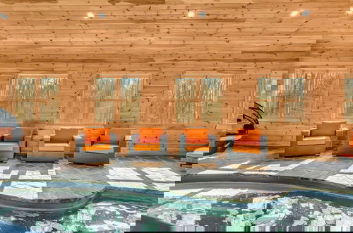 Foto 33 - Grand Timber by Avantstay Indoor Pool Sauna Sports Court Game Room More