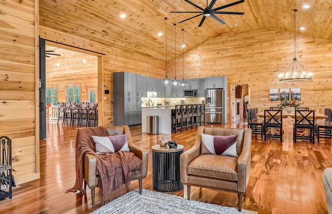 Grand Timber by Avantstay Indoor Pool Sauna Sports Court Game Room More - Photo 16