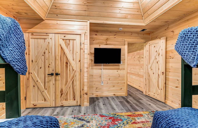 Grand Timber by Avantstay Indoor Pool Sauna Sports Court Game Room More - Photo 60