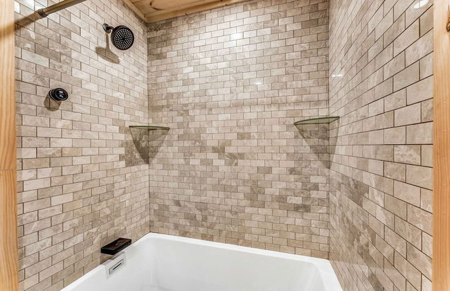 Grand Timber by Avantstay Indoor Pool Sauna Sports Court Game Room More - Photo 56