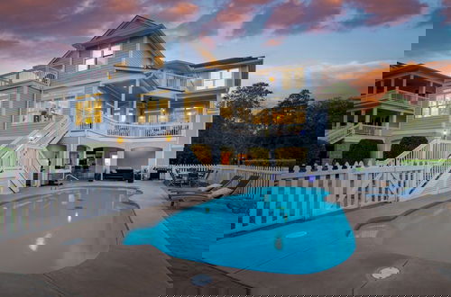 Foto 59 - Cobalt Coast by Avantstay 7bdr Steps From Beach