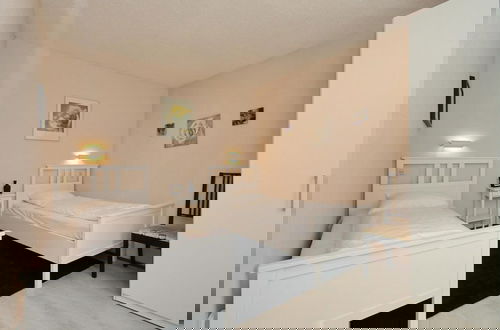 Photo 2 - Spacious Holiday Home Near Forest