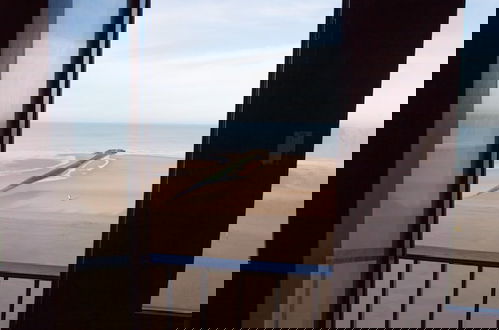 Foto 7 - Huize Noordzee Located Directly on the Beach