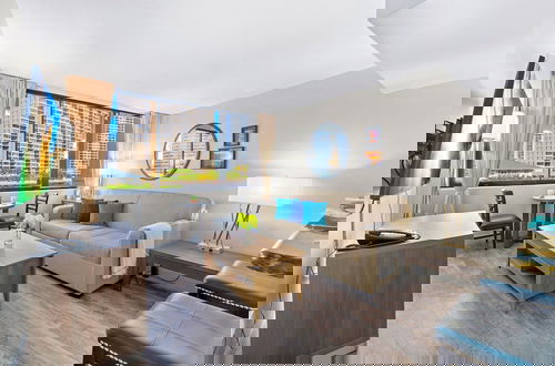 Foto 36 - Aqua Palms Condo with City View