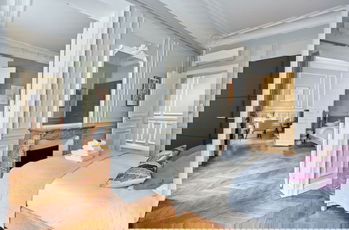Foto 5 - Magnificent Apartment Etoile Hoche Saint Honore