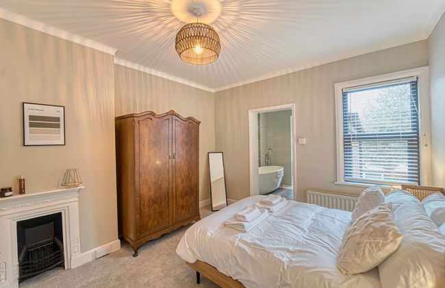 Host Stay Barton Road House - Photo 15