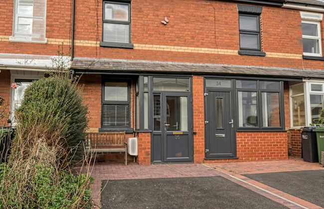 Host Stay Barton Road House - Photo 22