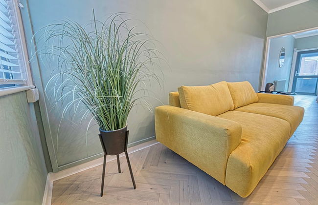 Host Stay Barton Road House - Photo 5