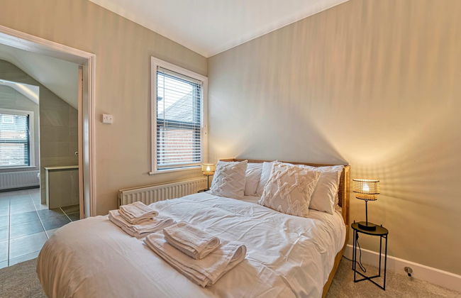 Host Stay Barton Road House - Photo 3