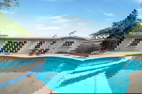 Foto 32 - Heated Pool Home Near Beach