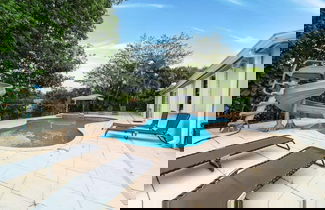 Foto 2 - Heated Pool Home Near Beach