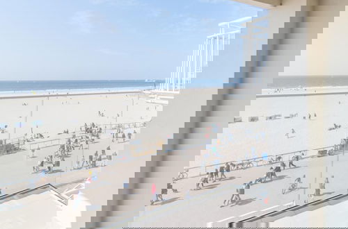 Foto 14 - Apartment With Frontal sea View in Ostend