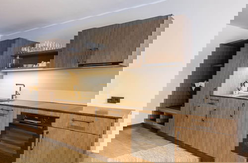 Foto 13 - Spacious Apartment With Terrace
