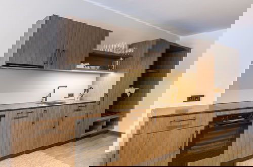 Foto 11 - Spacious Apartment With Terrace