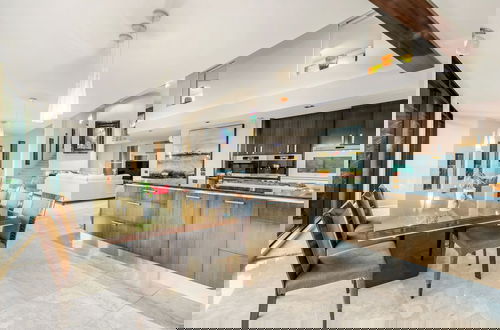 Photo 7 - Exclusive Suite - Ocean Views & Beach