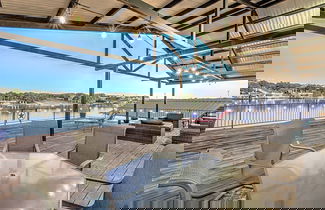 Foto 1 - Immaculate Waterfront Home for 16 w/ Private Dock!