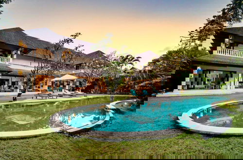 Foto 18 - Villa Maimalu by Alfred in Bali - Heaven 4 BR Villa With Large Pool and Lush Garden