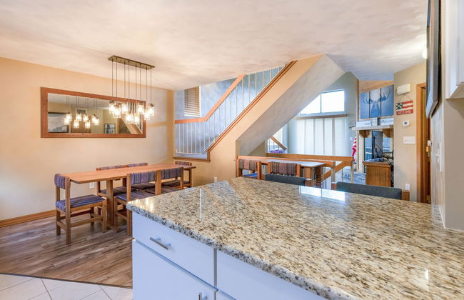 Seven Springs 2BR Loft Premium Condo, sleeps 11! by RedAwning - Foto 4