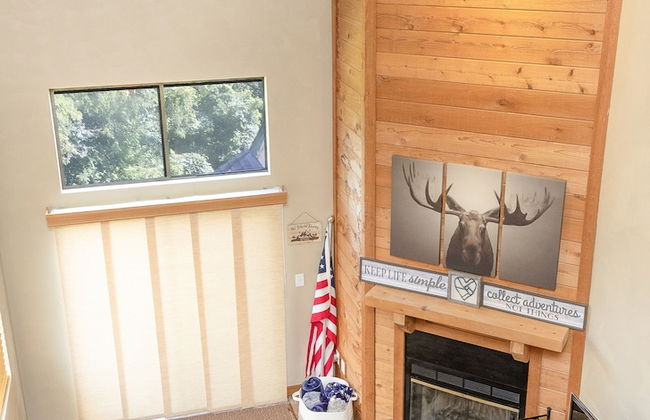 Seven Springs 2BR Loft Premium Condo, sleeps 11! by RedAwning - Foto 7