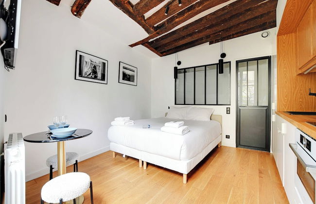 Chic Studio A/C - 2P - Le Marais - Foto 1