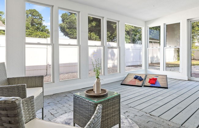 Sunny Palmetto Oasis: 4br Home With Private Pool 4 Bedroom Home by RedAwning - Foto 52