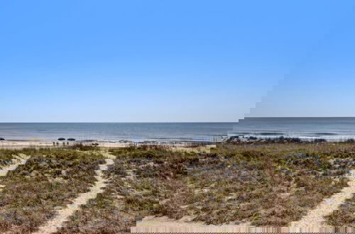 Foto 48 - Ocean Place Condo with Direct Access to the Beach by RedAwning