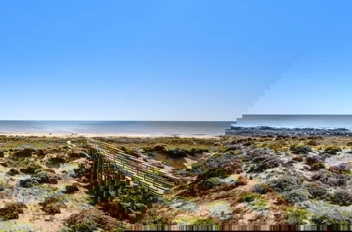 Foto 46 - Ocean Place Condo with Direct Access to the Beach by RedAwning