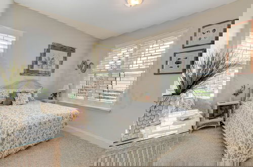 Foto 6 - Ocean Place Condo with Direct Access to the Beach by RedAwning